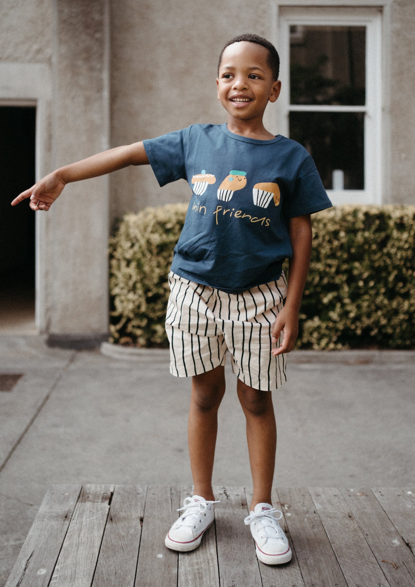 iMiN Kids T-shirt Navy Blue Little Cupcake Friends