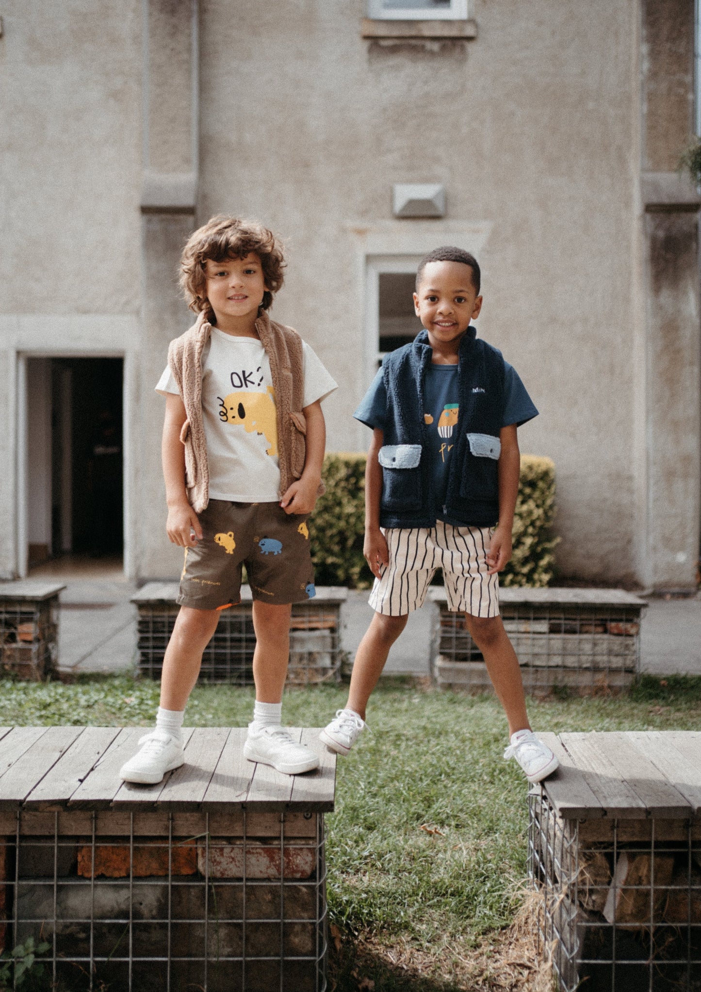 iMiN Kids T-shirt Navy Blue Little Cupcake Trio Friends