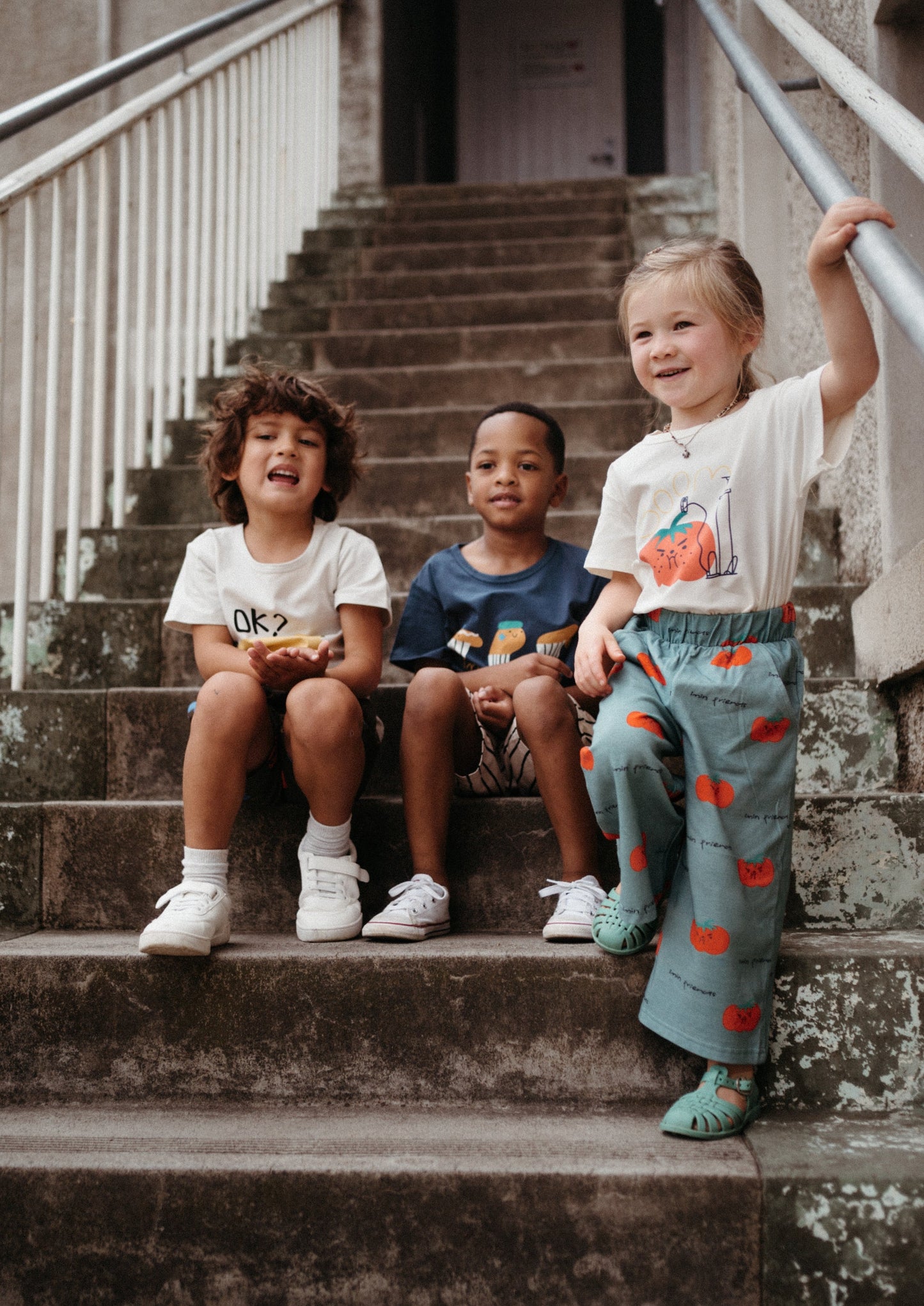 iMiN Friends Kids Cotton T-shirt Beige Boom Tomato