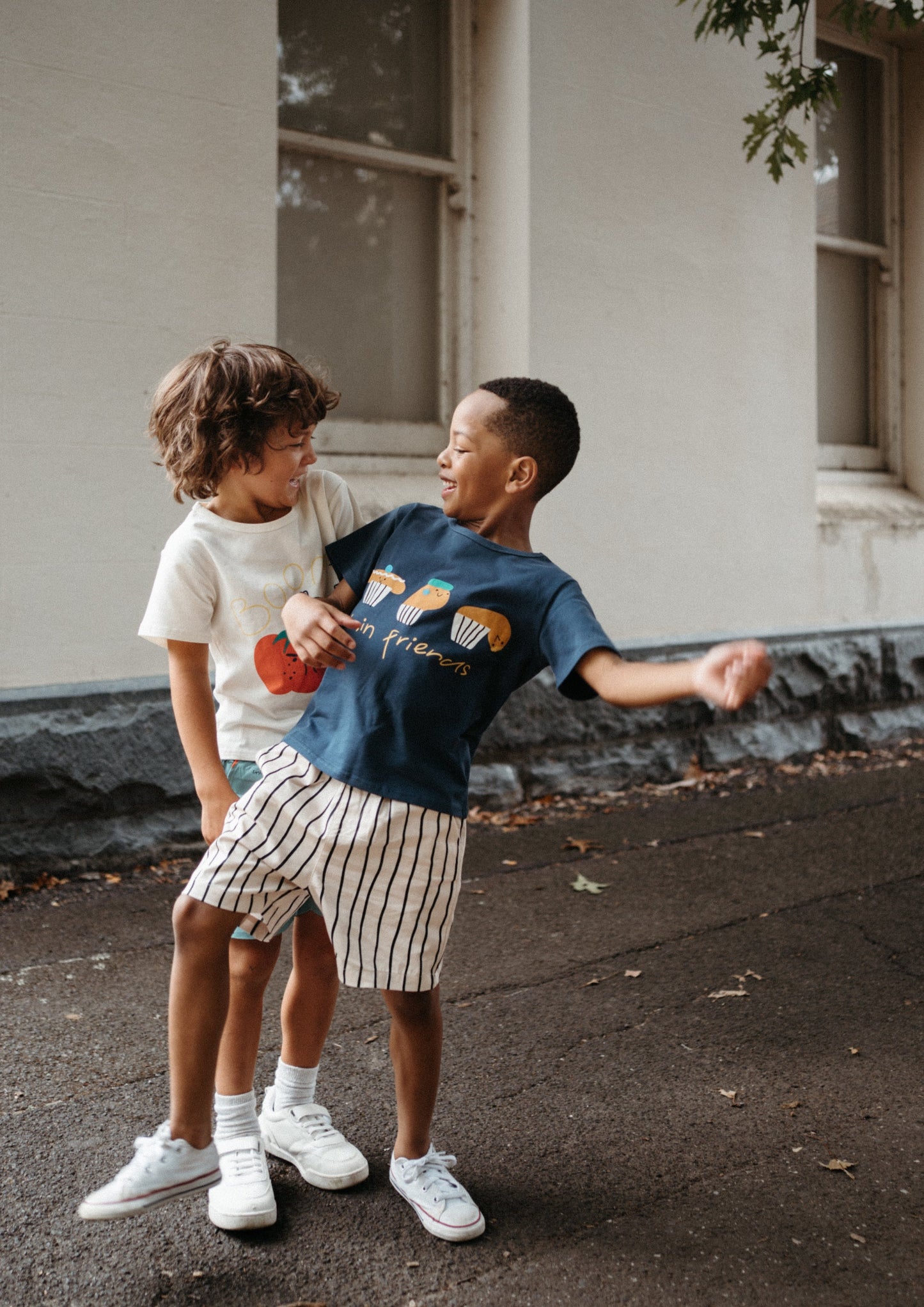 iMiN Kids T-shirt Navy Blue Little Cupcake Friends