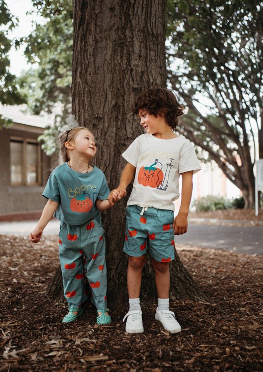 iMiN Kids Cropped T-shirt Mineral Green Boom Tomato