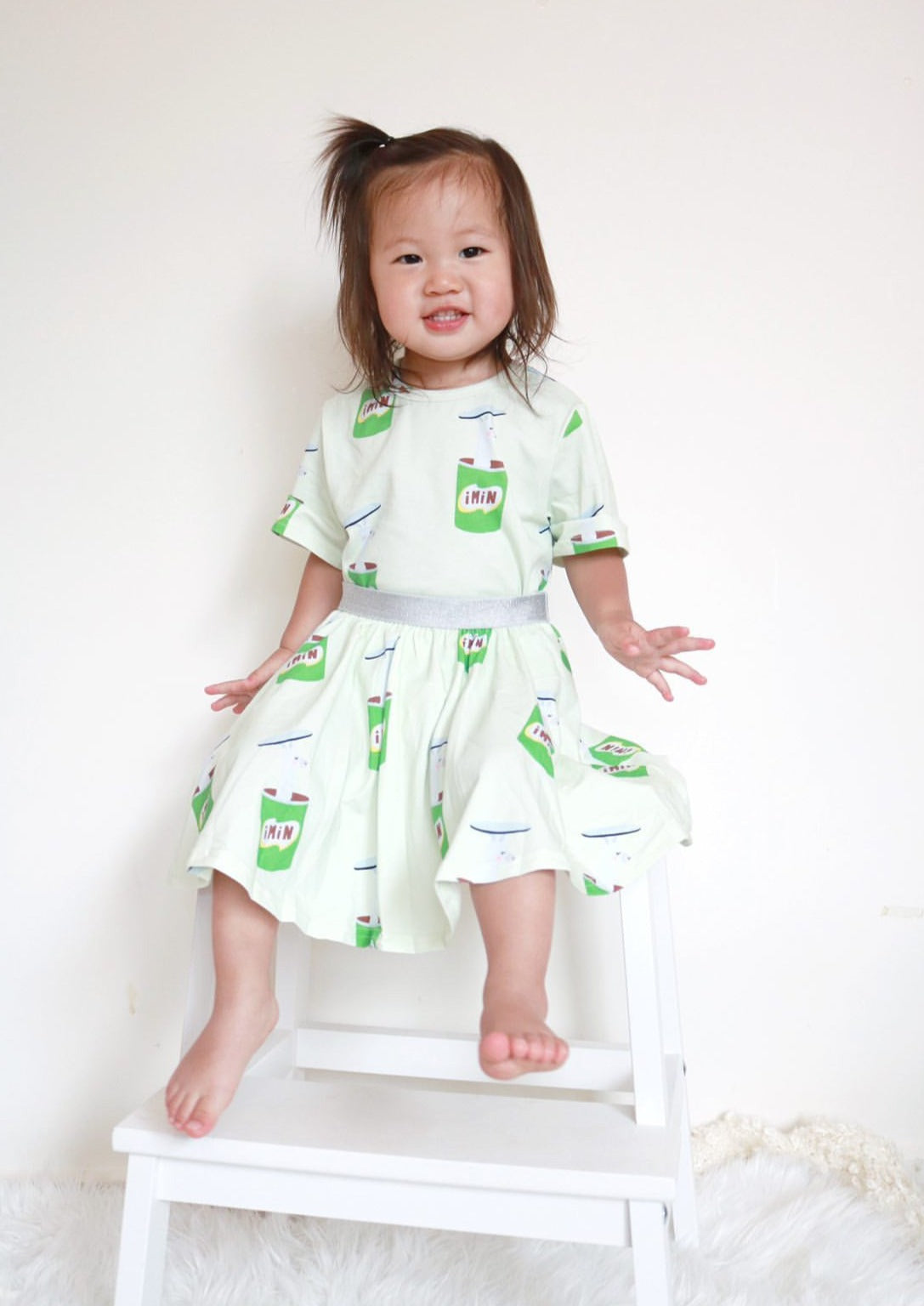 Girls Summer T-shirt Green Llama